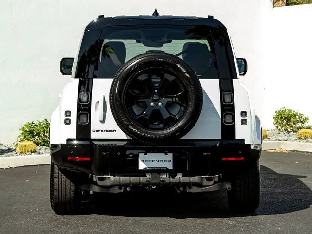 2026 Land Rover Defender 110 X-Dynamic SE (L663), 8/20