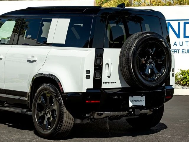 2026 Land Rover Defender 110 X-Dynamic SE (L663), 10/20