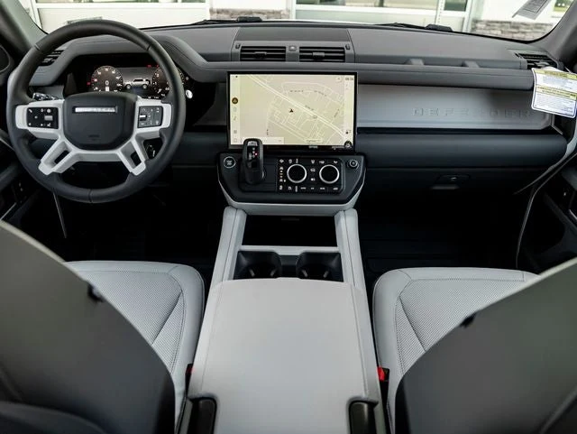 2026 Land Rover Defender 110 X-Dynamic SE (L663), 19/20