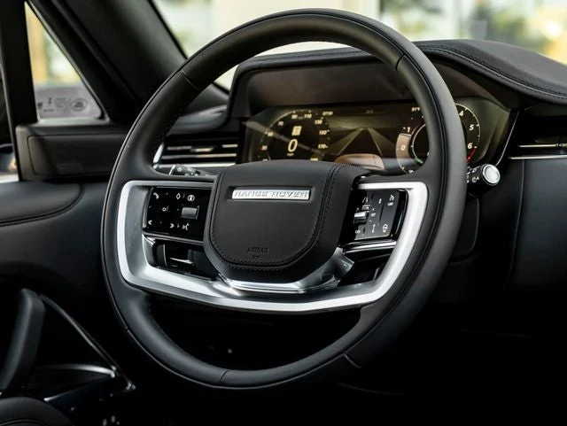 2026 Land Rover Range Rover Plug-In Hybrid SE (L460), 19/20