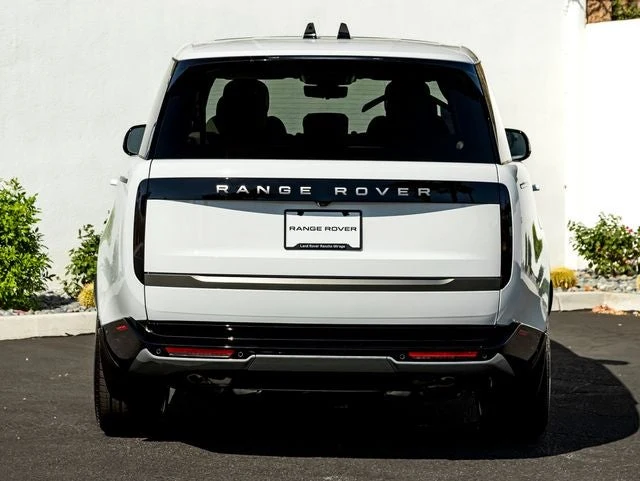 2026 Land Rover Range Rover SE LWB (L460), 8/20