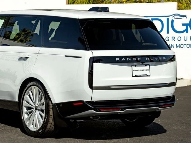 2026 Land Rover Range Rover SE LWB (L460), 10/20
