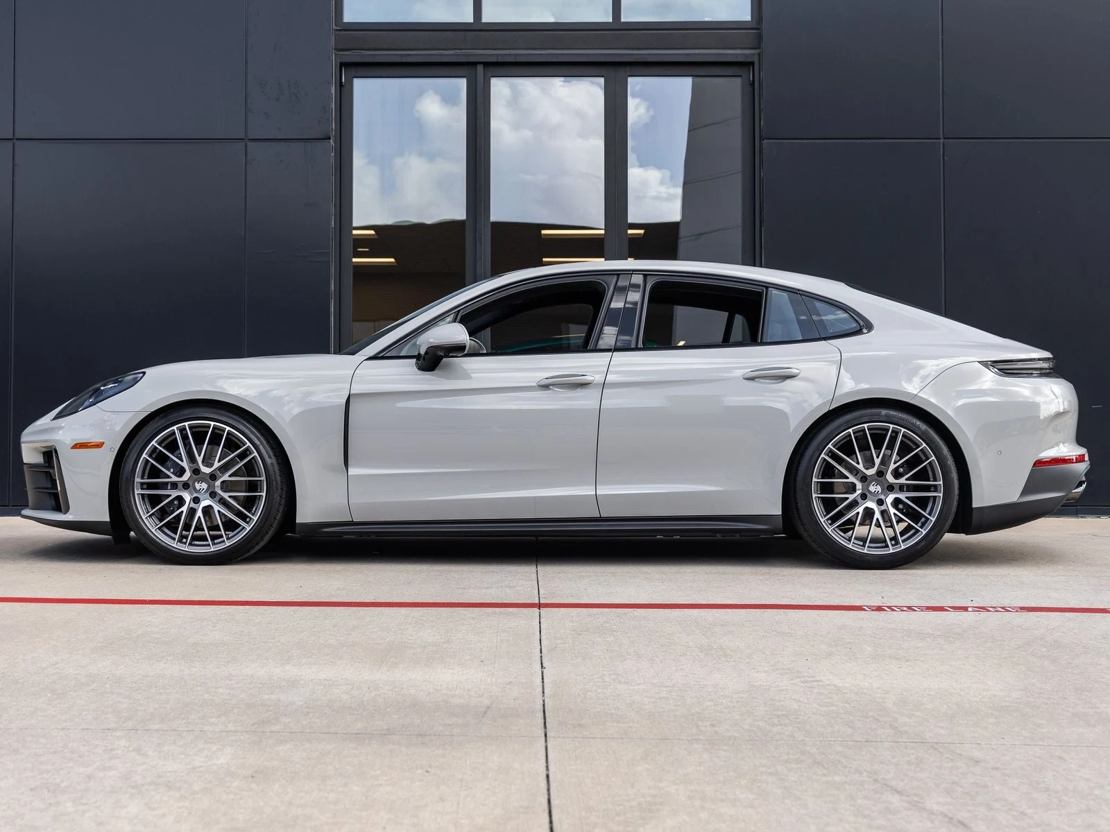 2026 Porsche Panamera 4 (976), 2/20