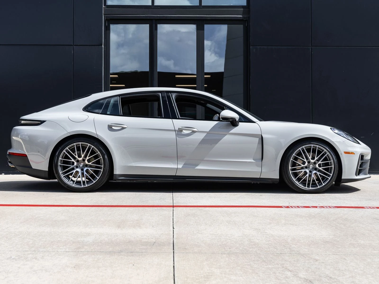 2026 Porsche Panamera 4 (976), 12/20