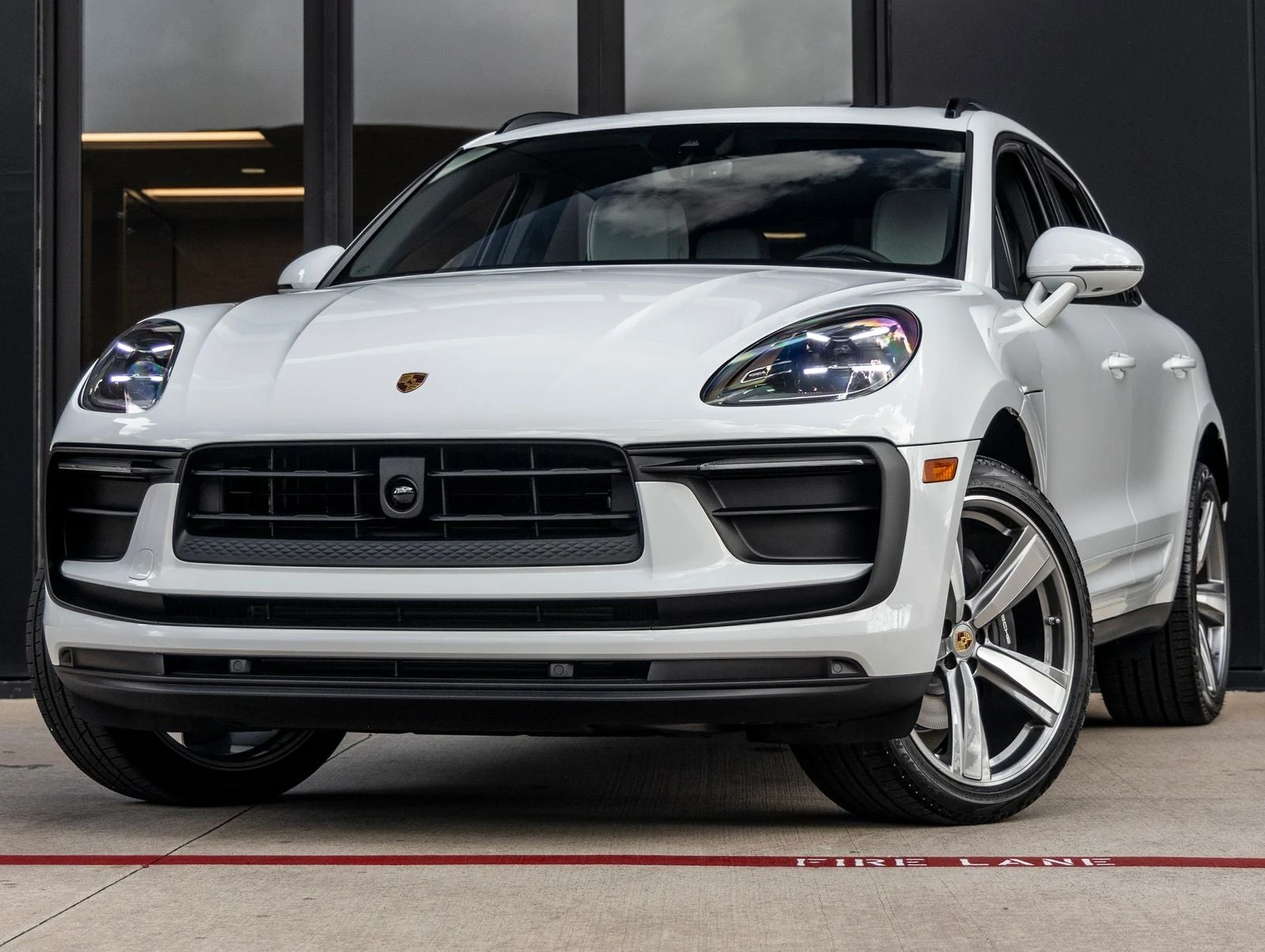 Porsche Macan (95B) · white · Indigo Auto Group