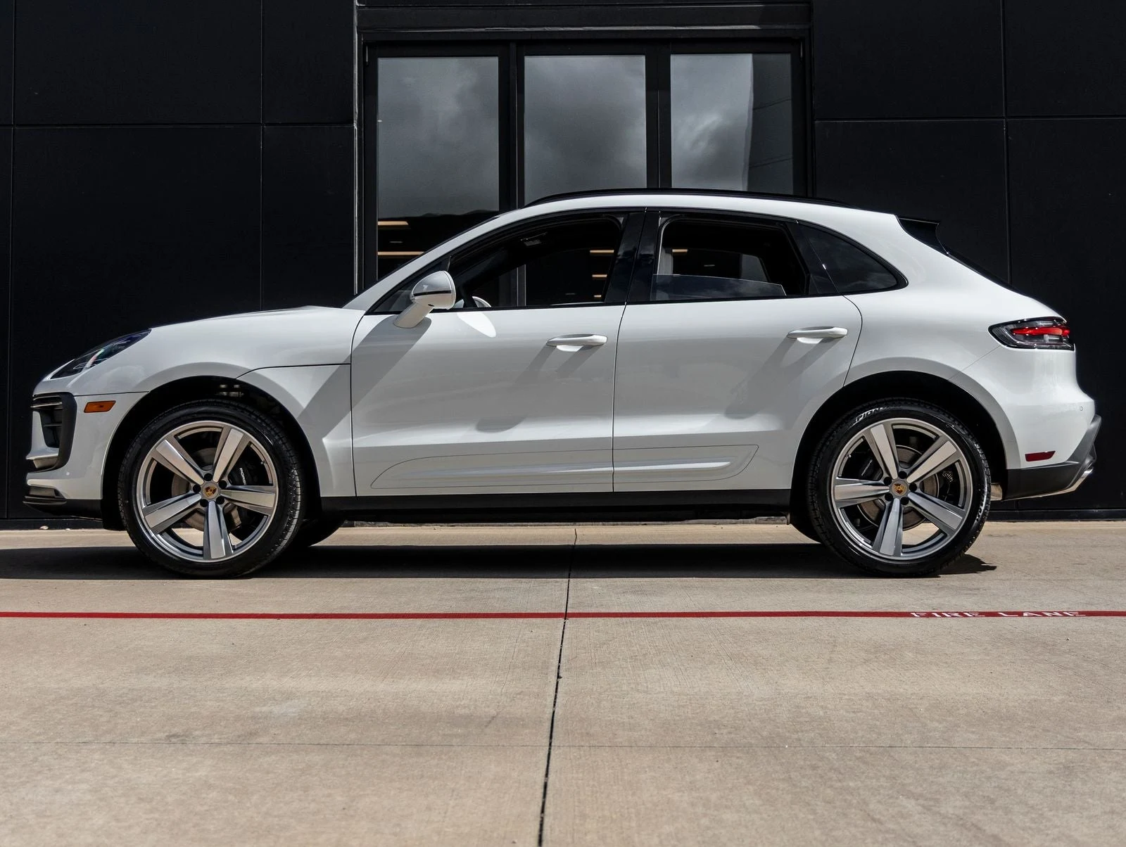 2026 Porsche Macan (95B), 2/20