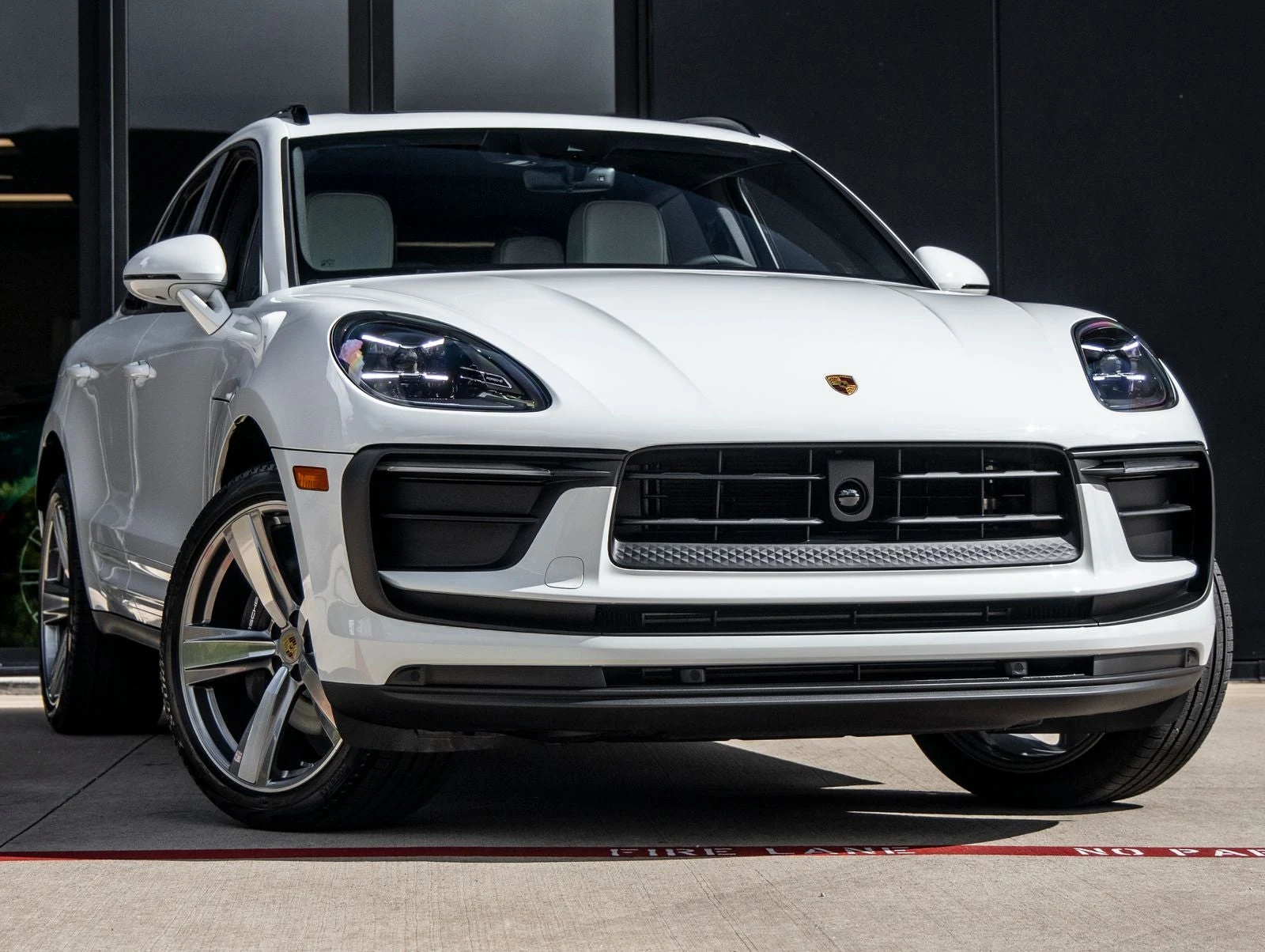 2026 Porsche Macan (95B), 6/20
