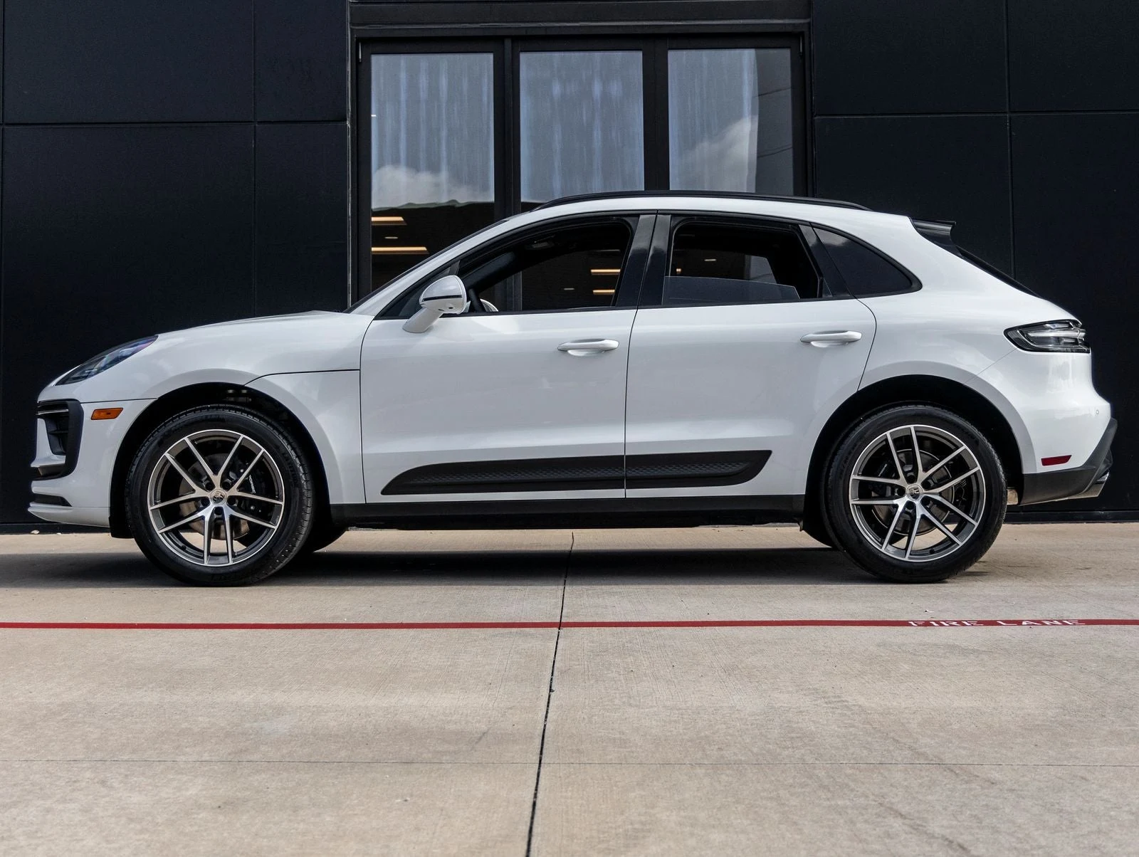 2026 Porsche Macan (95B), 2/20
