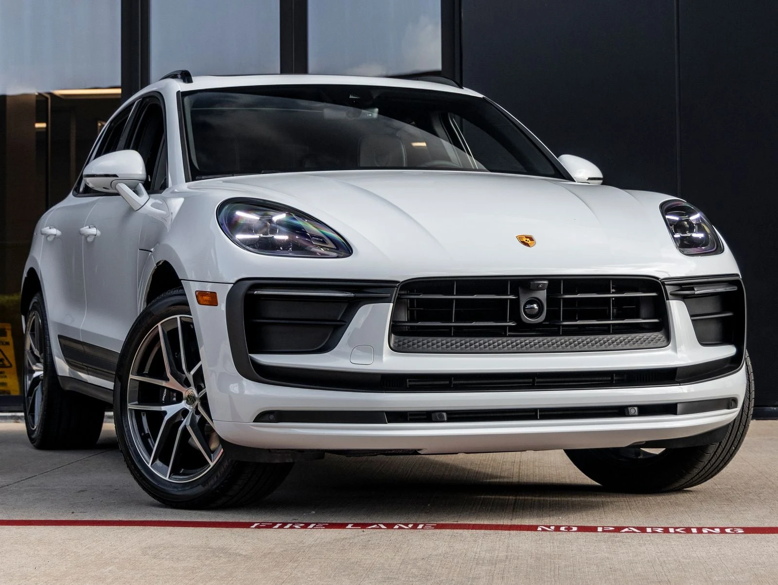 2026 Porsche Macan (95B), 6/20