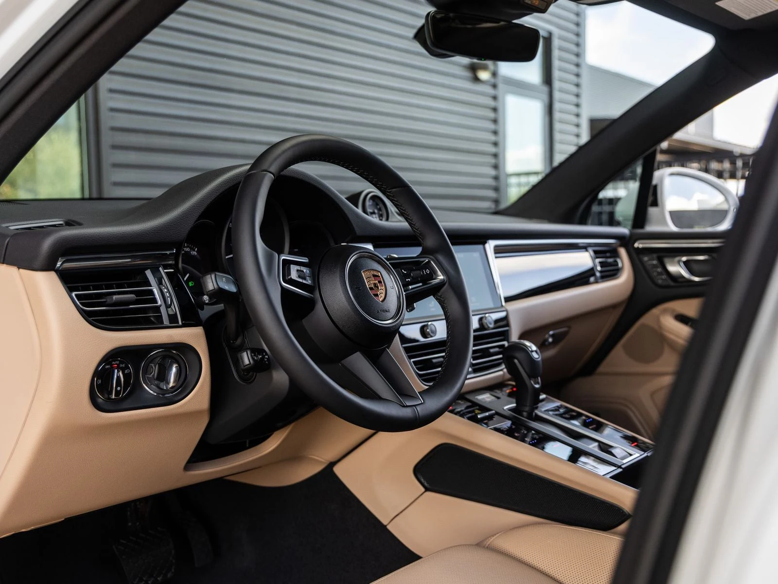 2026 Porsche Macan (95B), 4/20