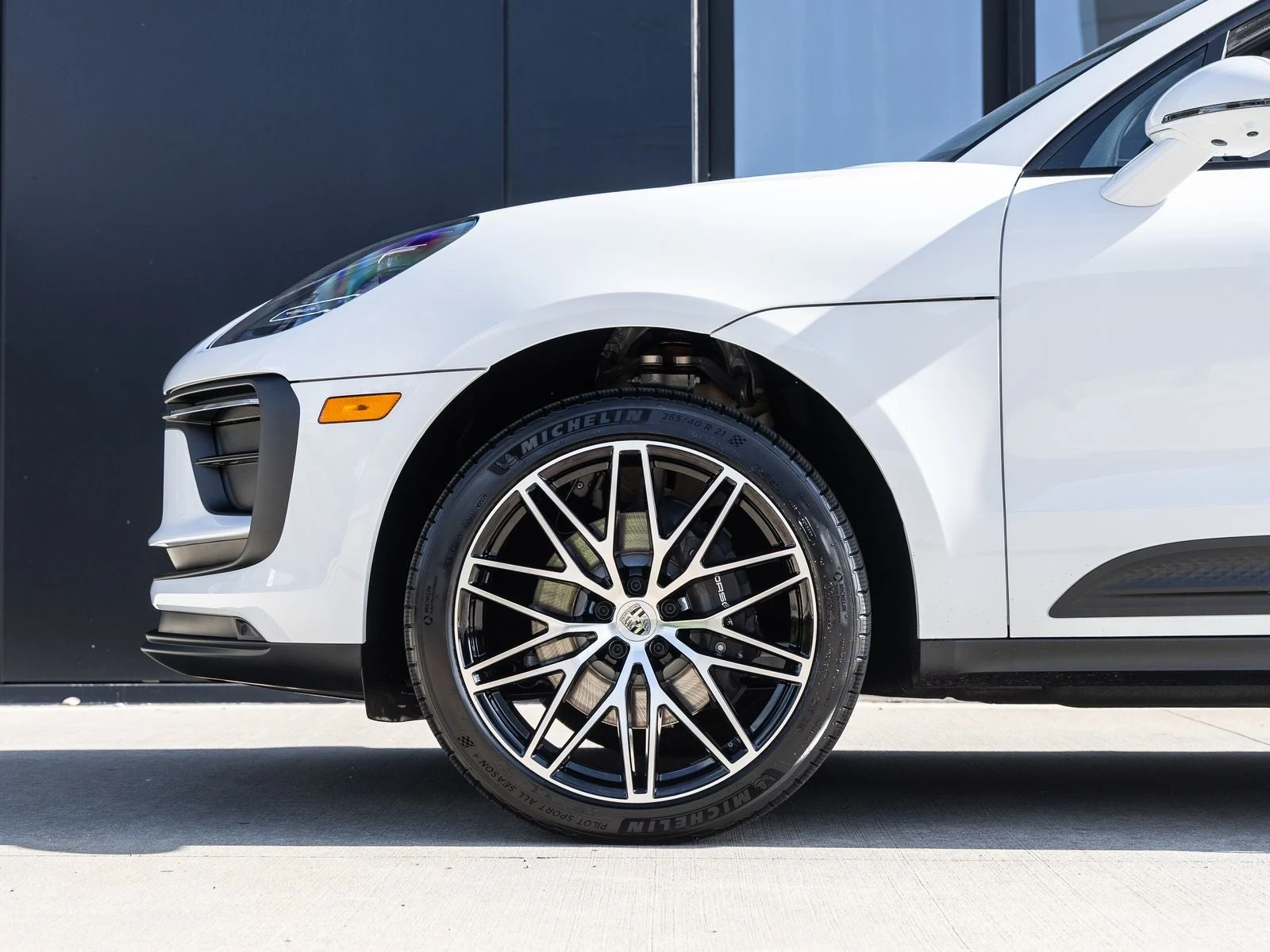 2026 Porsche Macan (95B), 13/20