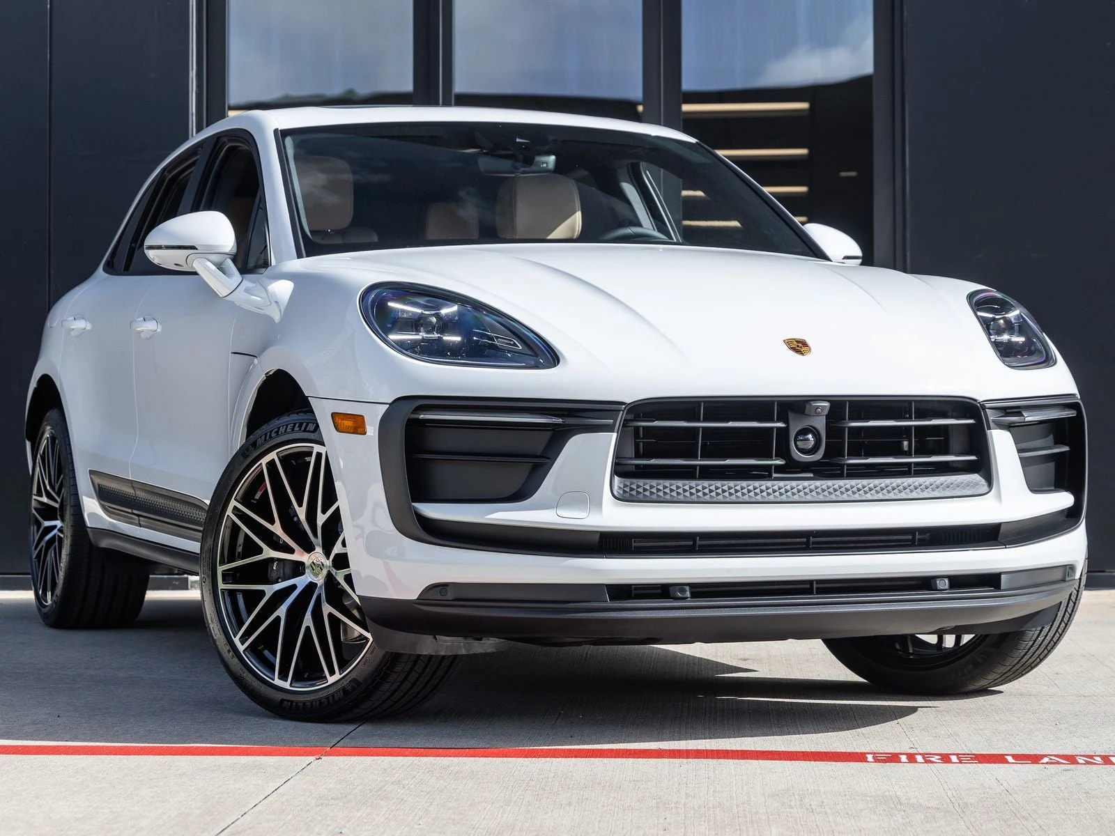 2026 Porsche Macan (95B), 6/20