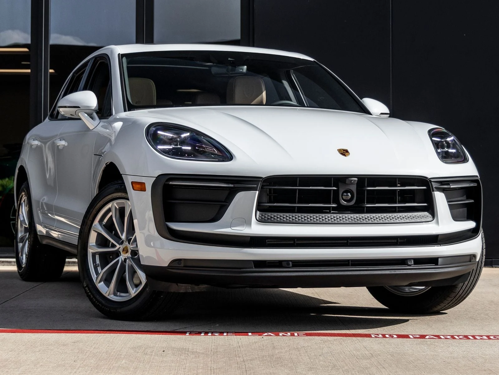 2026 Porsche Macan (95B), 6/20