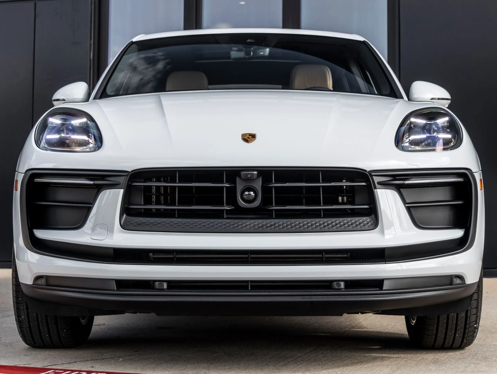 2026 Porsche Macan (95B), 8/20