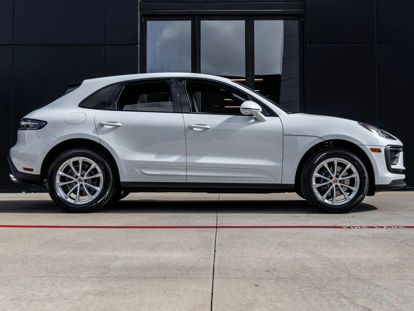 2026 Porsche Macan (95B), 12/20