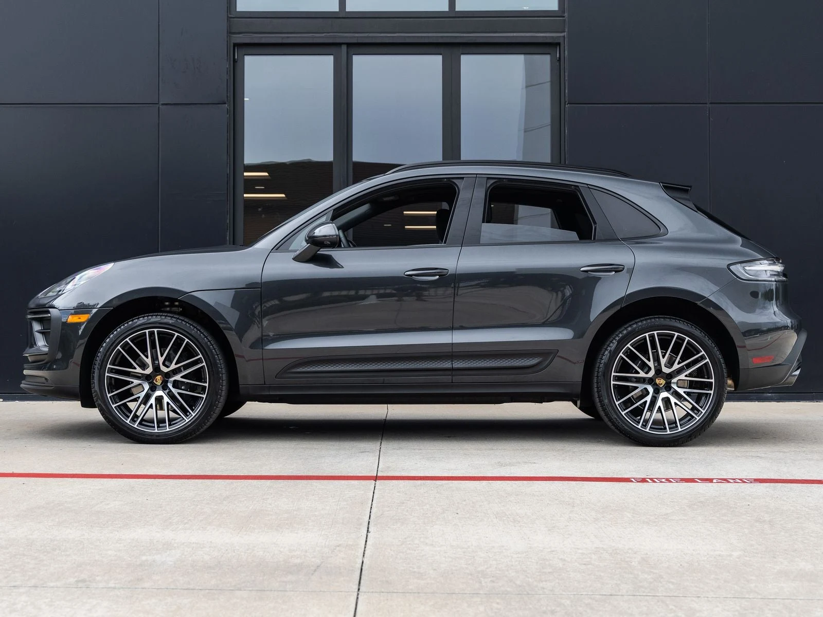 2026 Porsche Macan (95B), 2/20