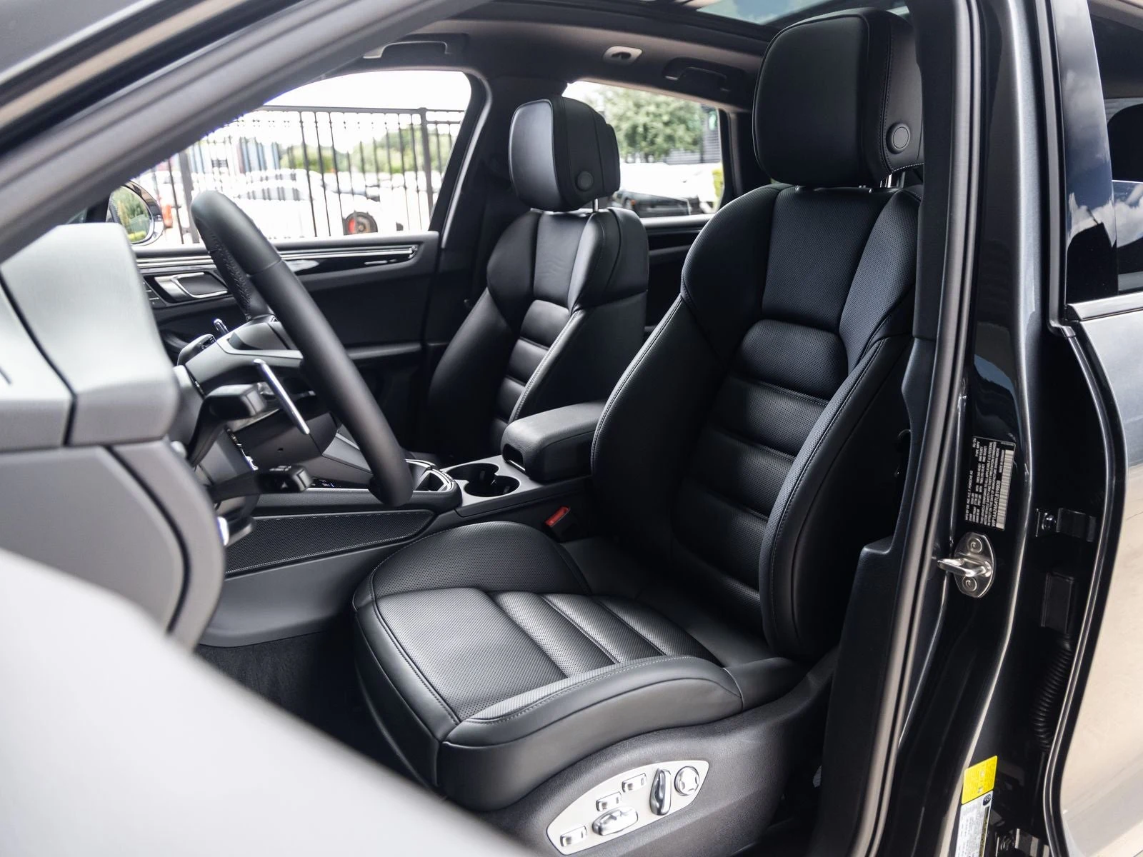 2026 Porsche Macan (95B), 5/20