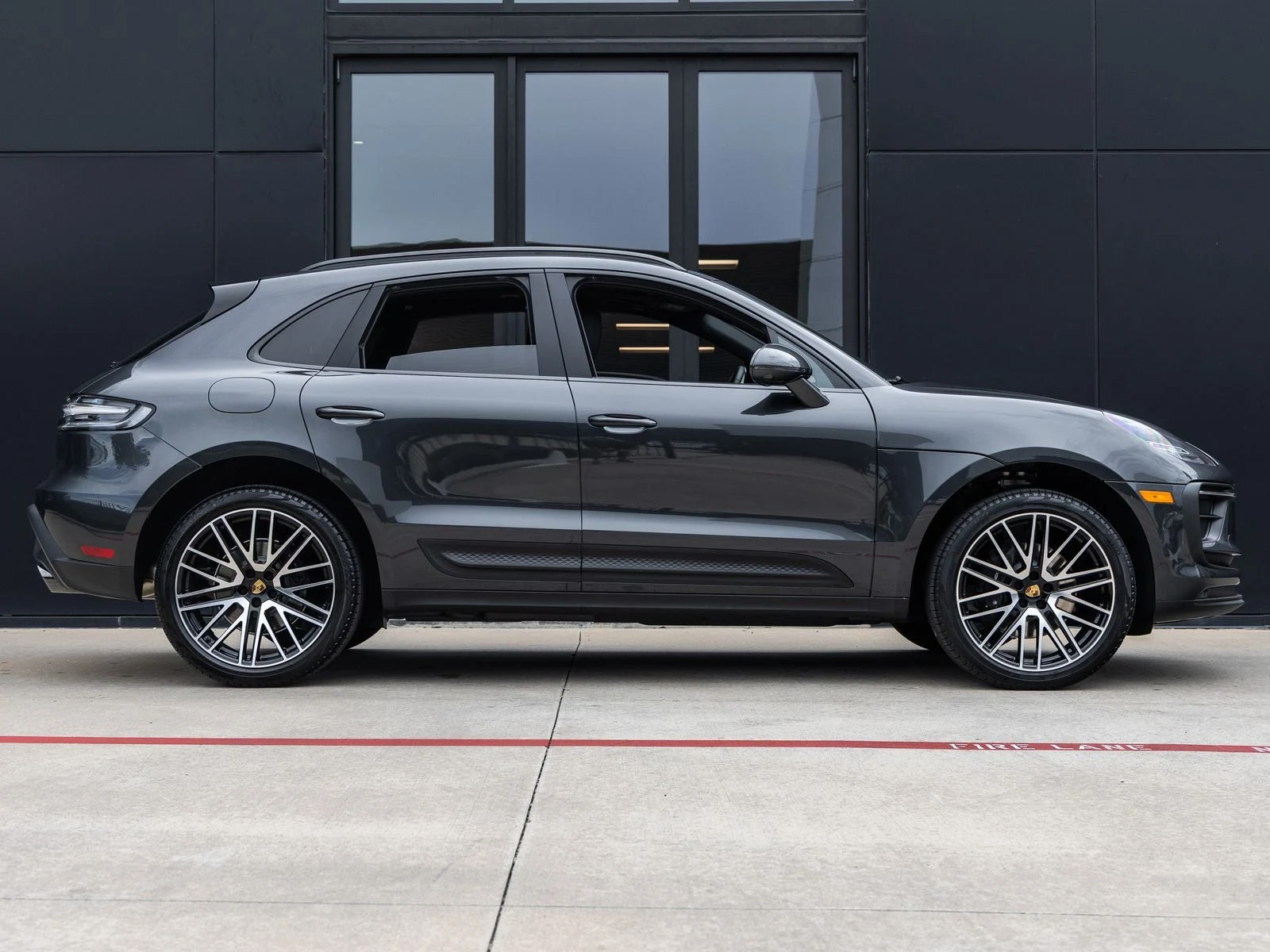 2026 Porsche Macan (95B), 12/20