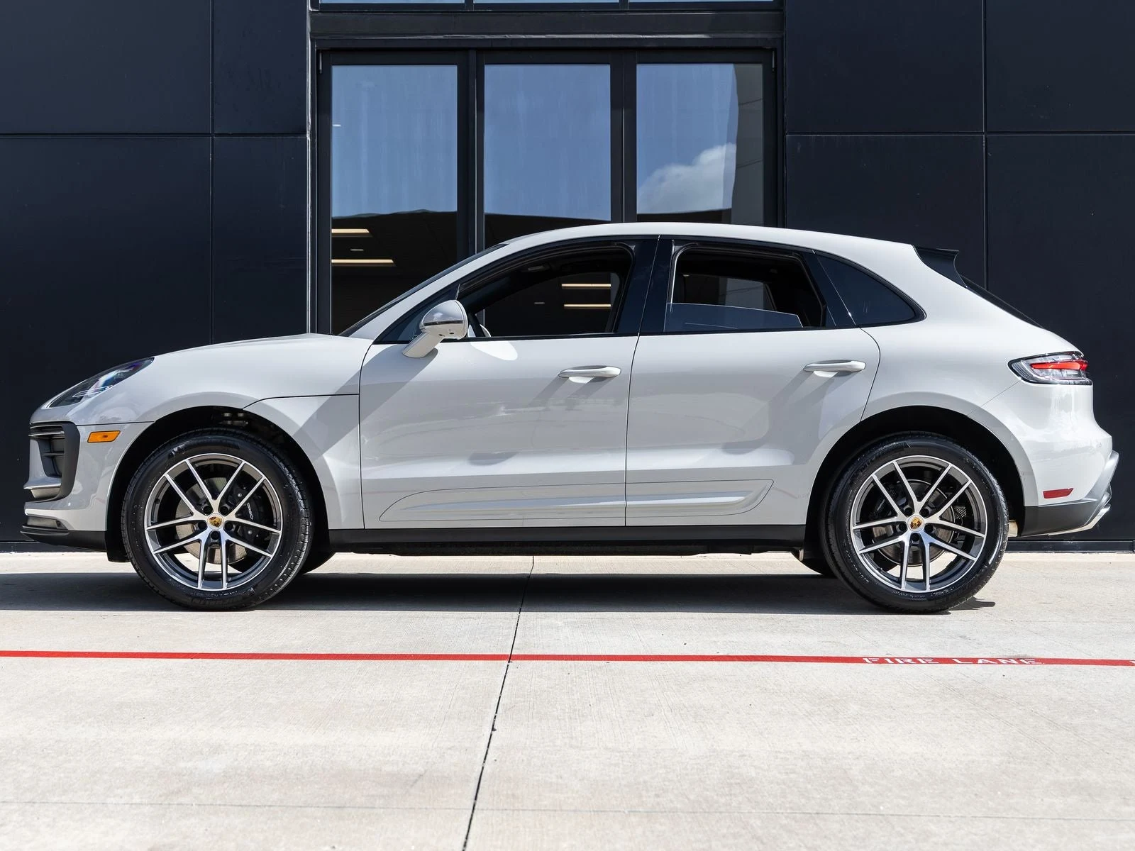 2026 Porsche Macan (95B), 2/20
