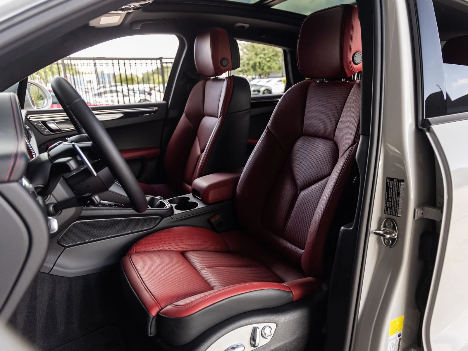2026 Porsche Macan (95B), 5/20