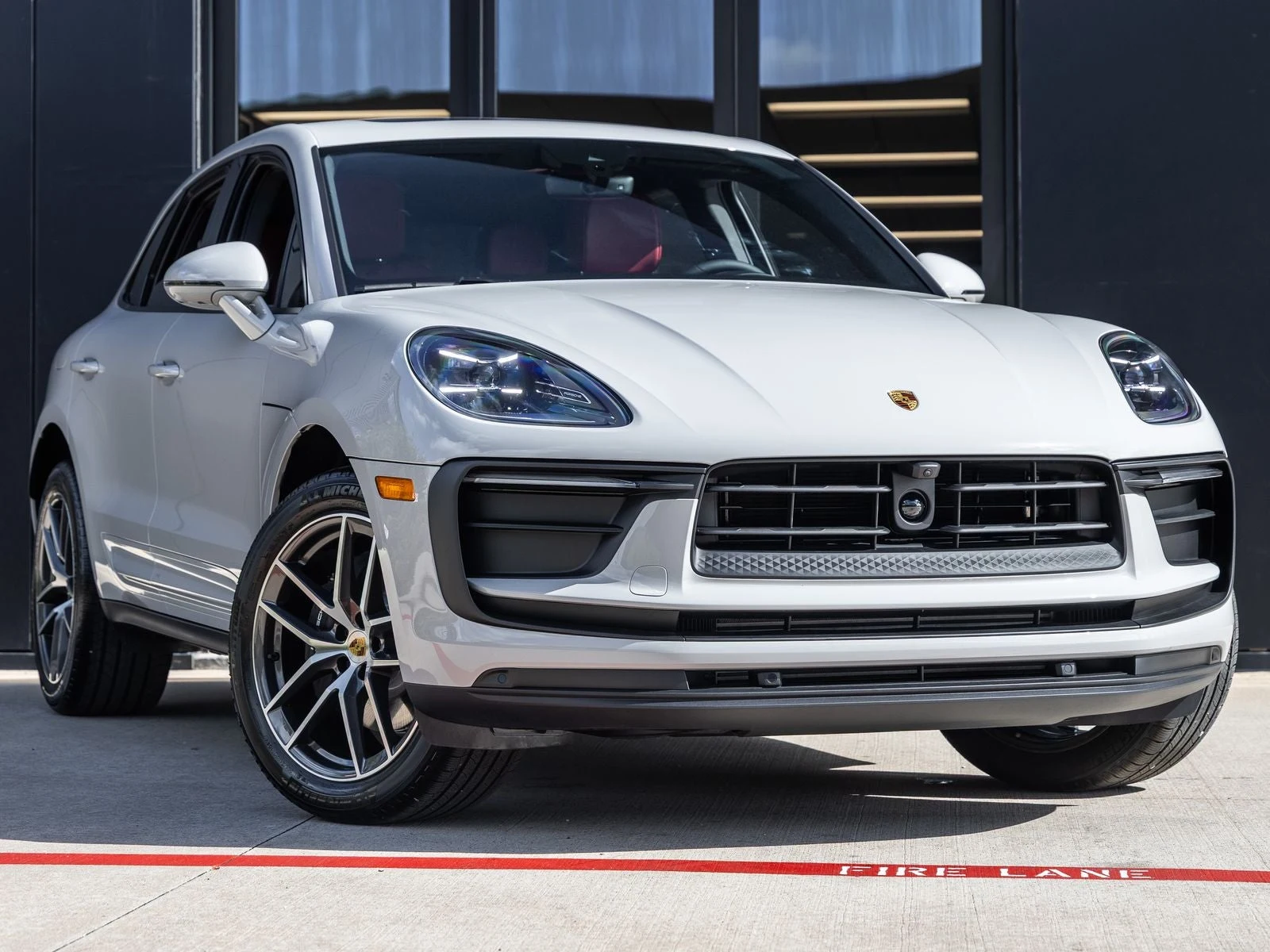 2026 Porsche Macan (95B), 6/20
