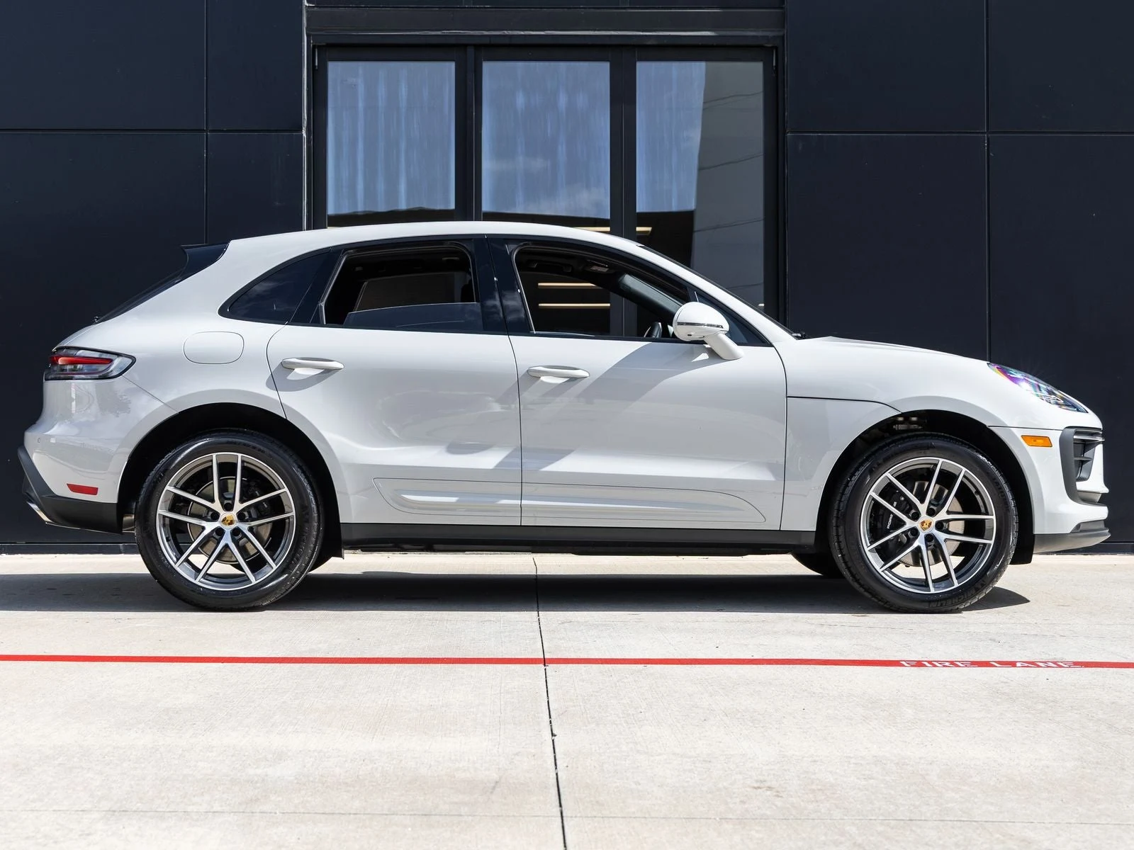 2026 Porsche Macan (95B), 12/20