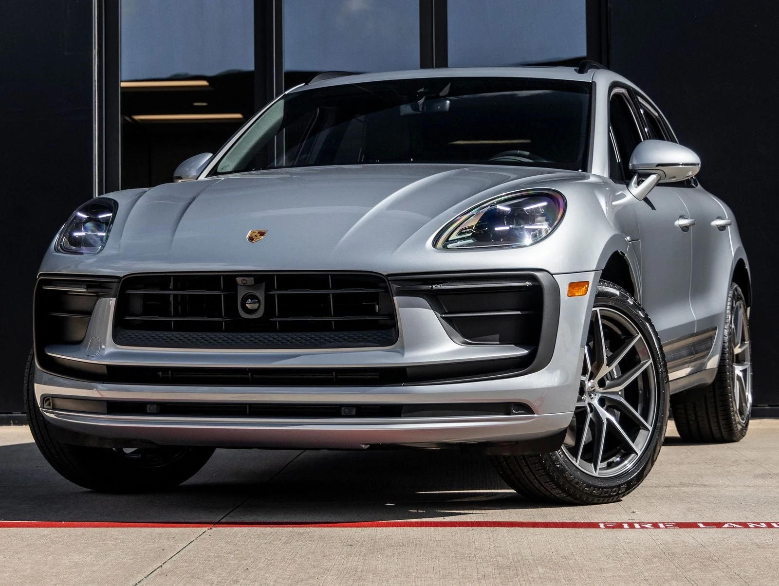 Porsche Macan (95B) · Dolomite Silver Metallic · Indigo Auto Group