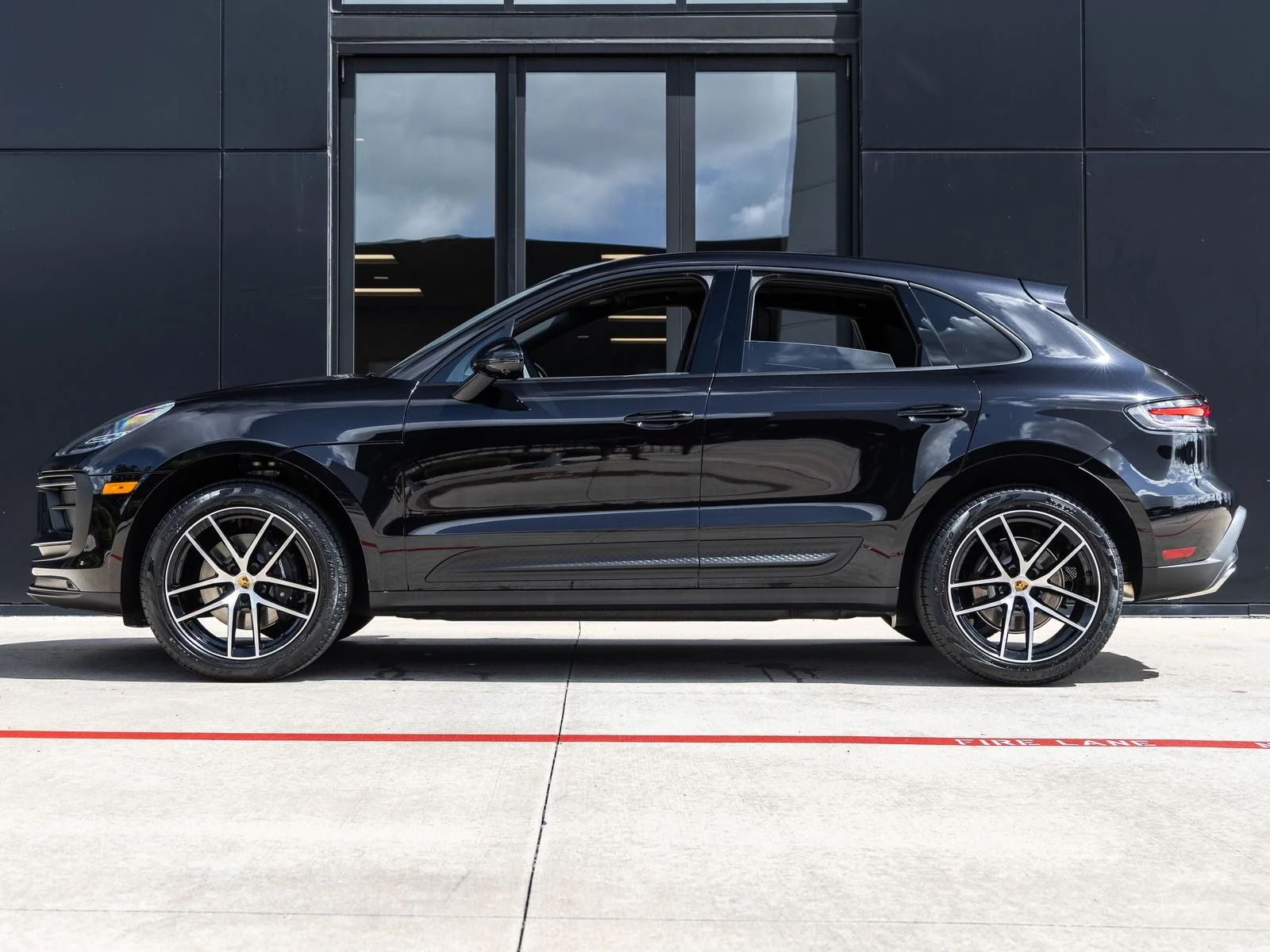 2026 Porsche Macan (95B), 2/20