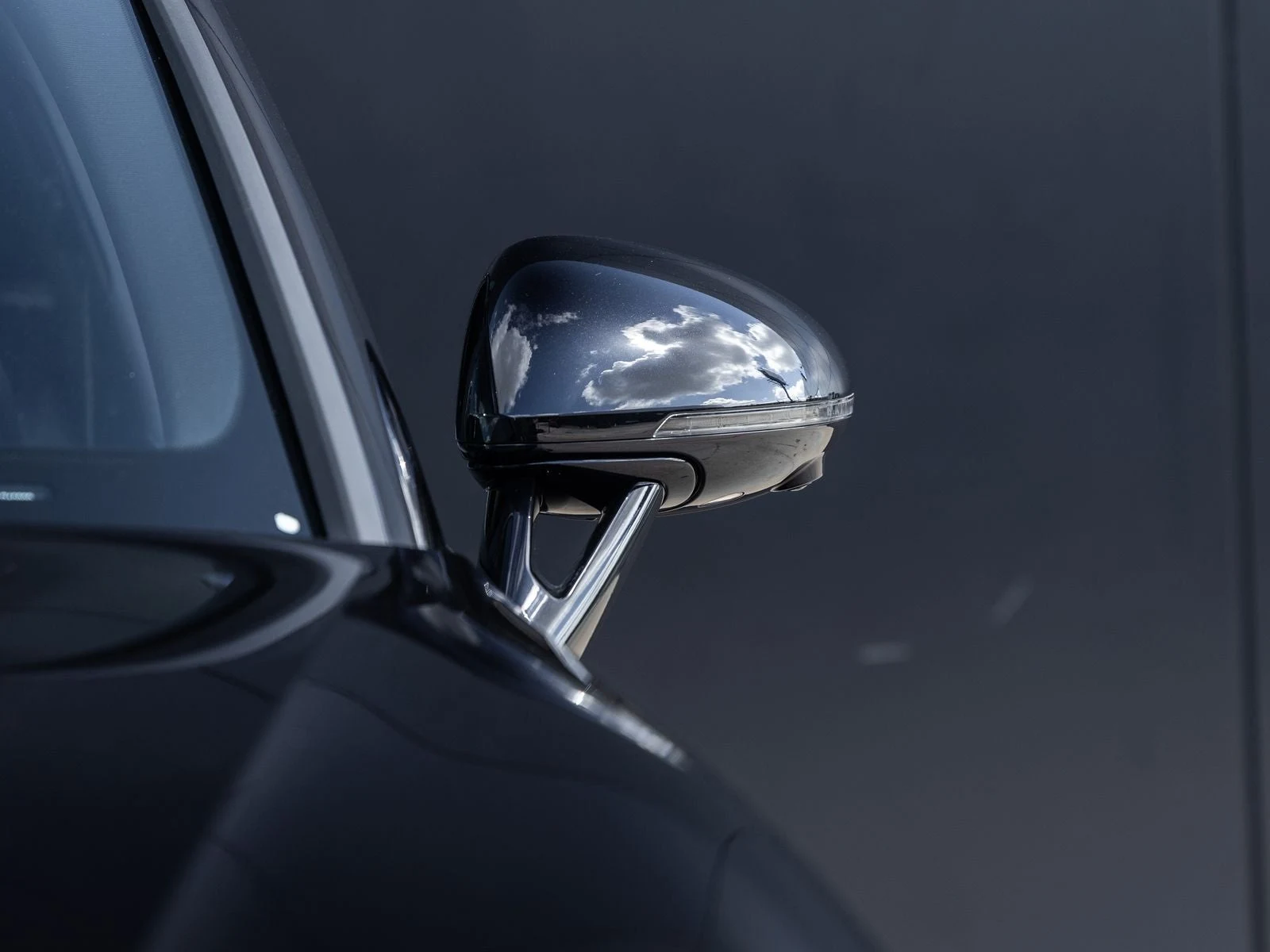2026 Porsche Macan (95B), 19/20