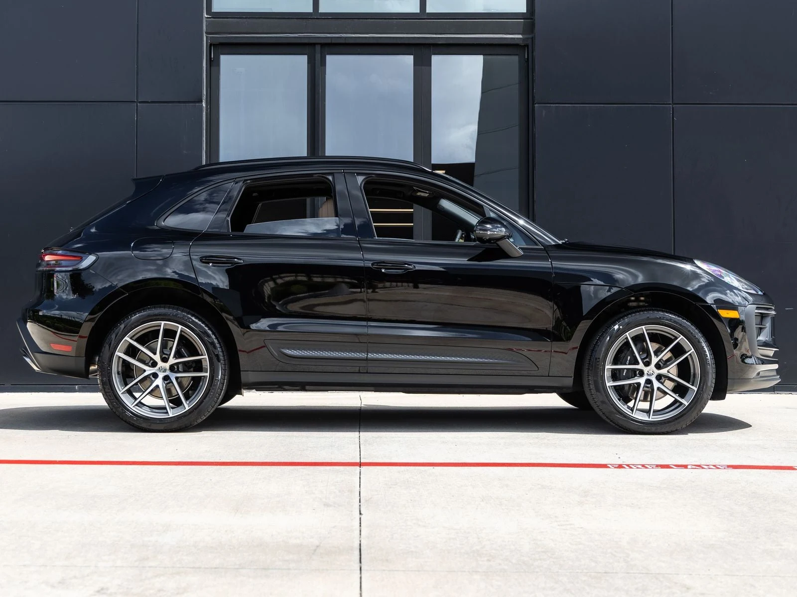 2026 Porsche Macan (95B), 12/20