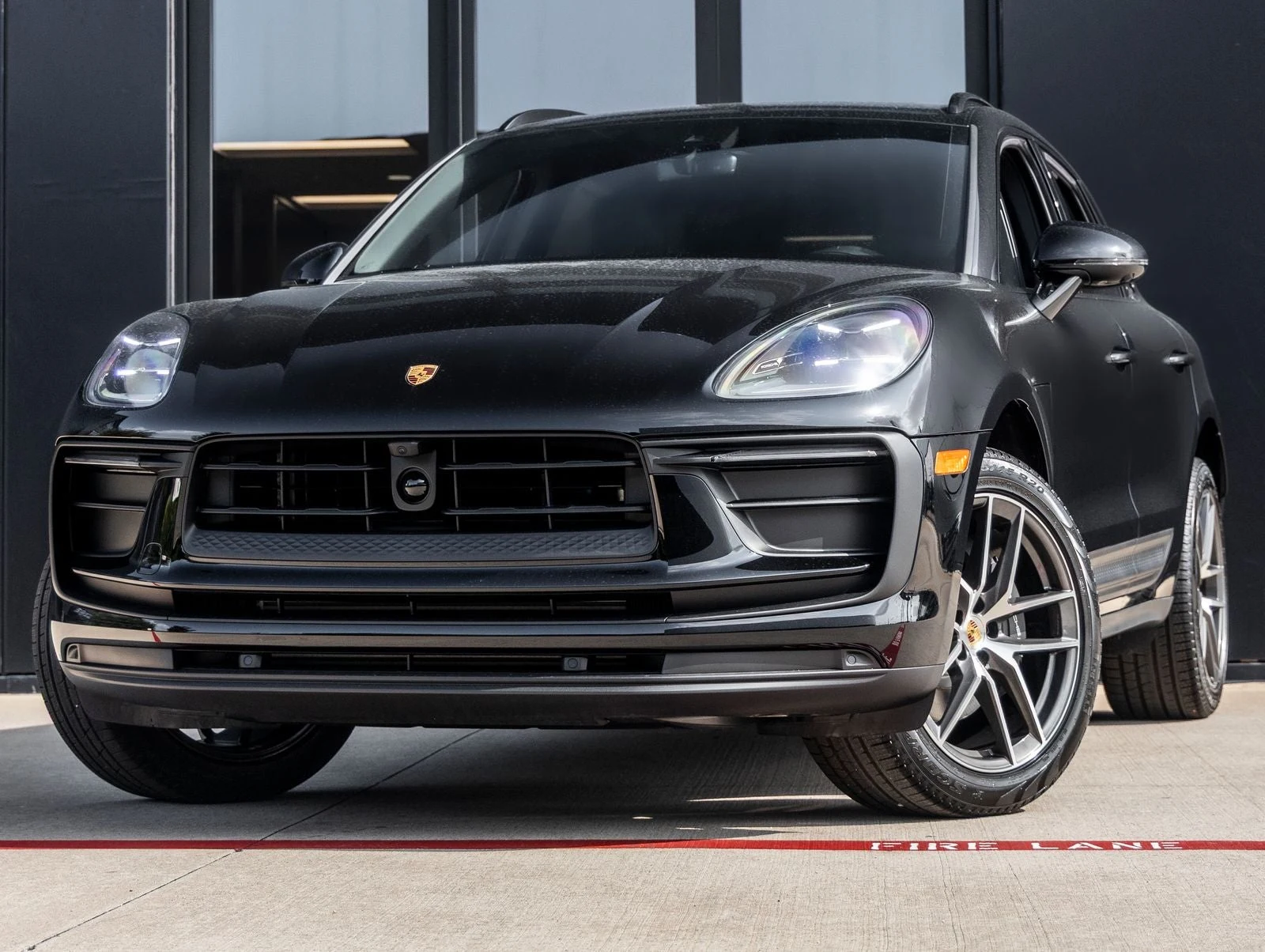 Porsche Macan (95B) · black · Indigo Auto Group