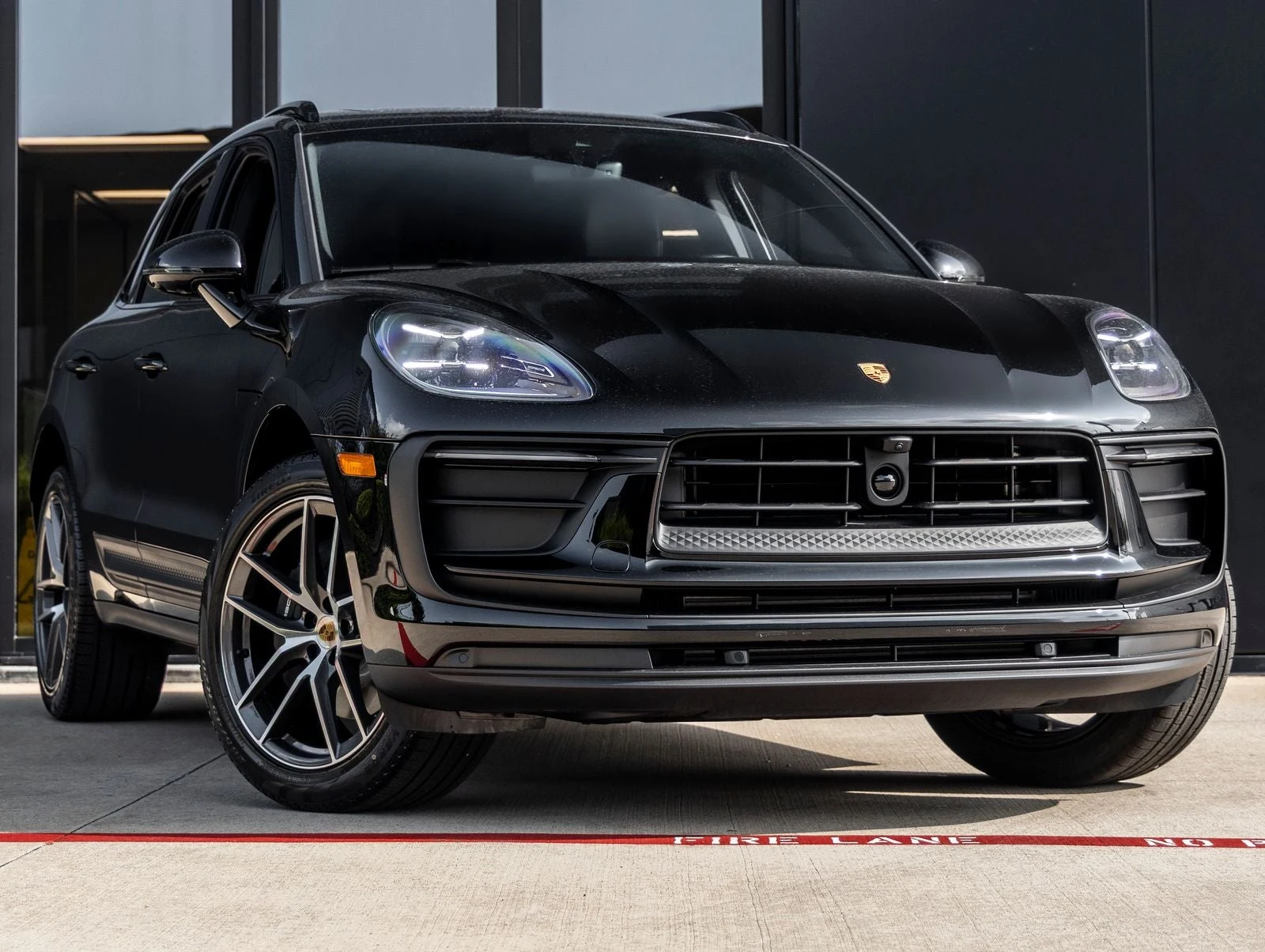 2026 Porsche Macan (95B), 6/20