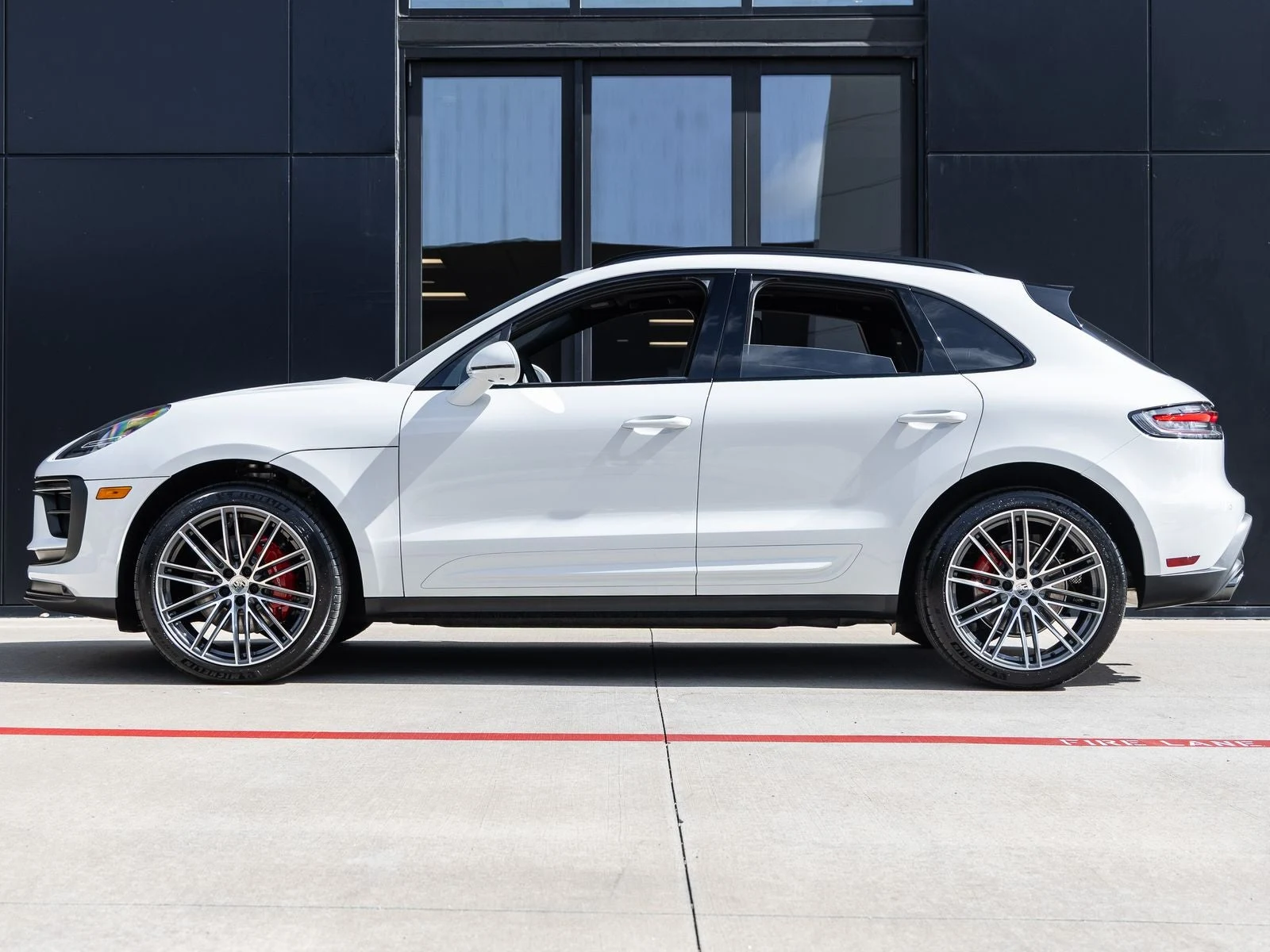 2026 Porsche Macan S (95B), 2/20
