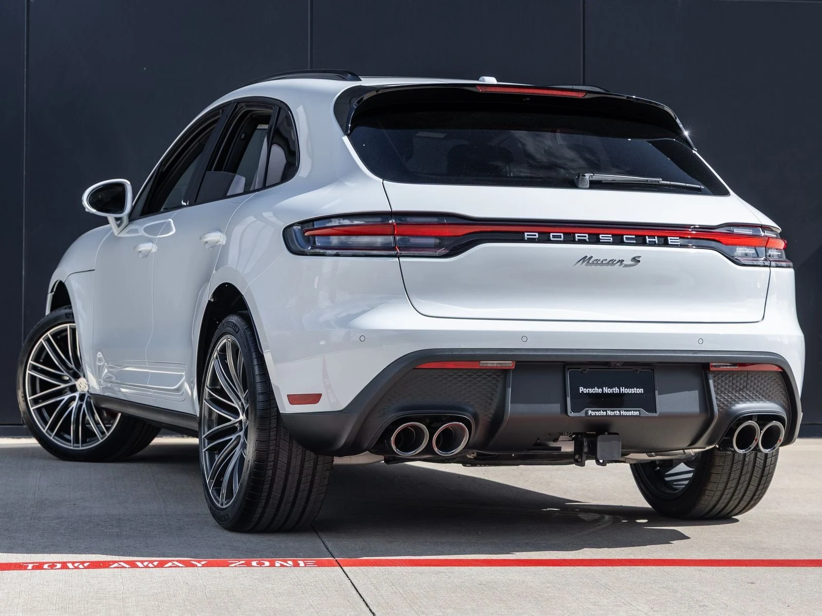 2026 Porsche Macan S (95B), 3/20