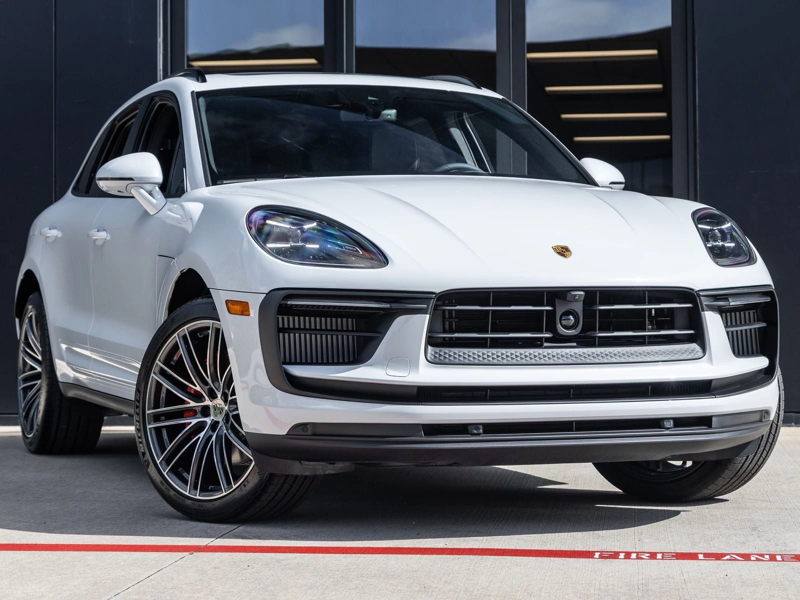 2026 Porsche Macan S (95B), 6/20