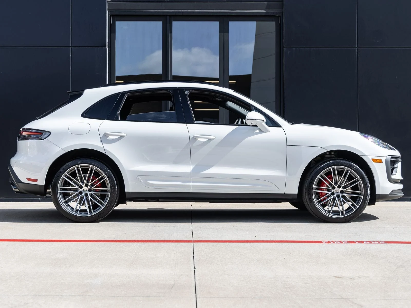 2026 Porsche Macan S (95B), 12/20