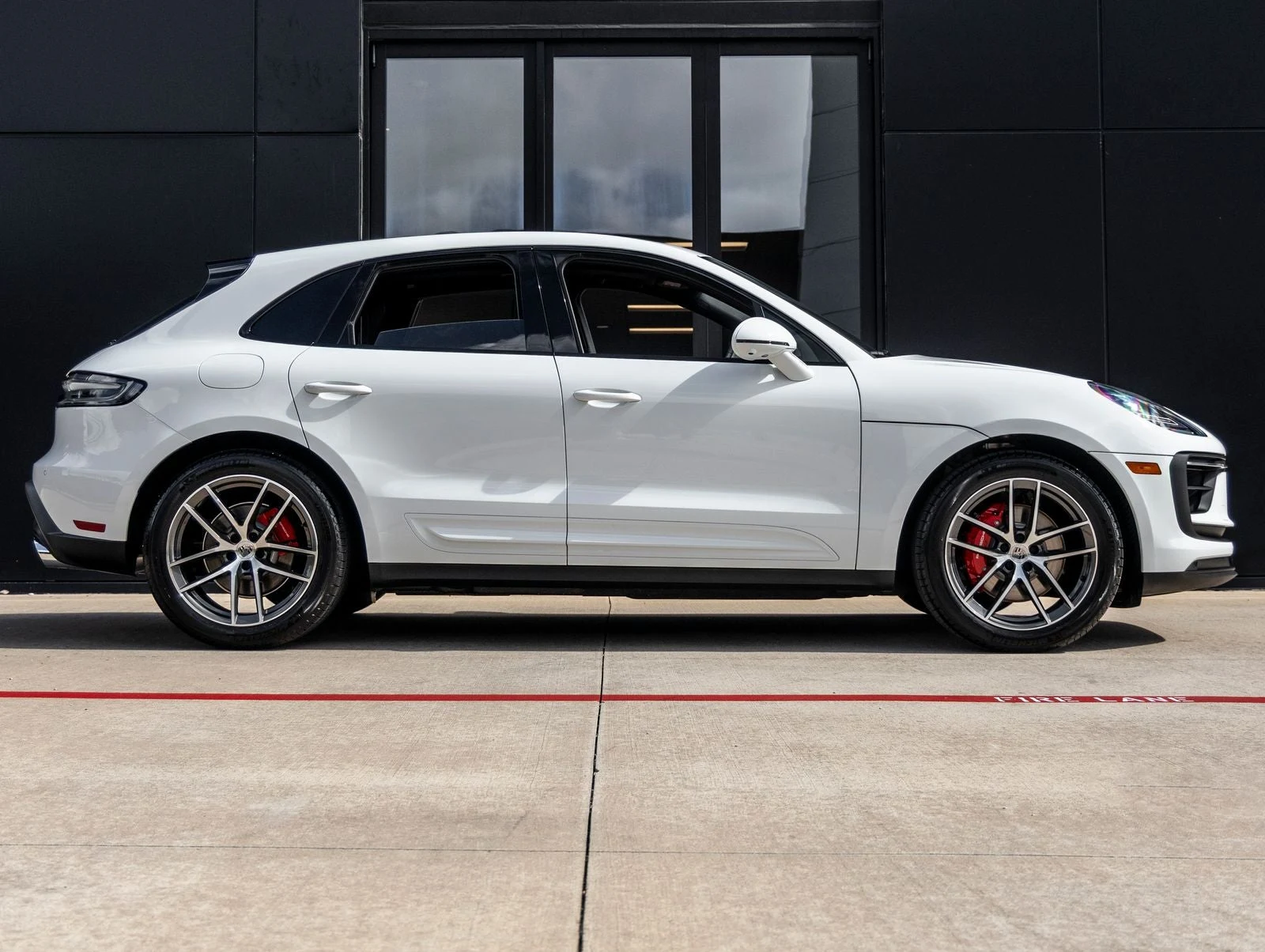 2026 Porsche Macan S (95B), 12/20