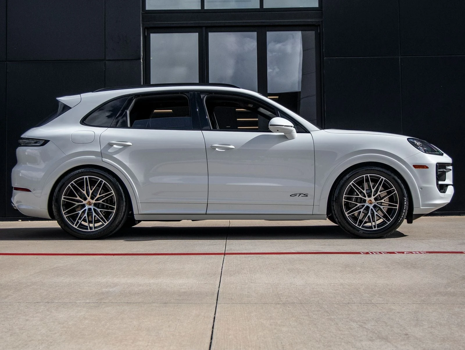 2026 Porsche Cayenne GTS (3rd Generation), 12/20