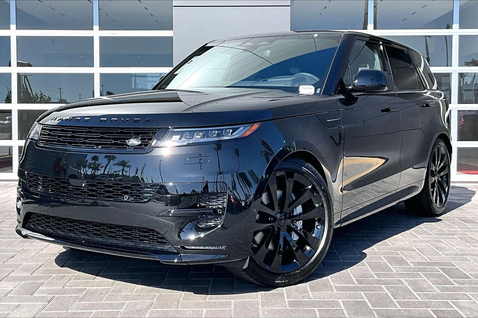 Land Rover Range Rover Sport Dynamic SE (L461) · Santorini Black · Indigo Auto Group