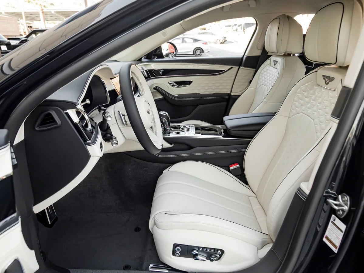 2026 Bentley Flying Spur V8 (4th Generation), 2/20