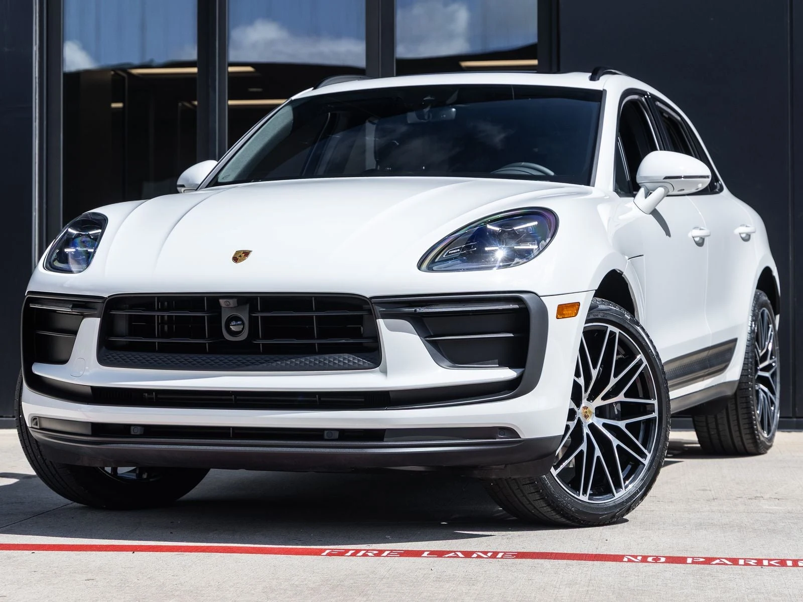Porsche Macan (95B) · white · Indigo Auto Group