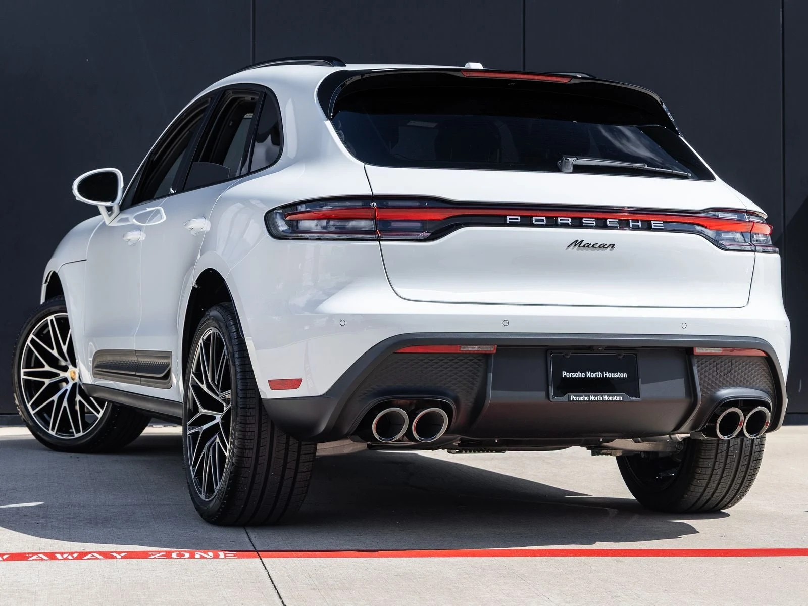 2026 Porsche Macan (95B), 3/20