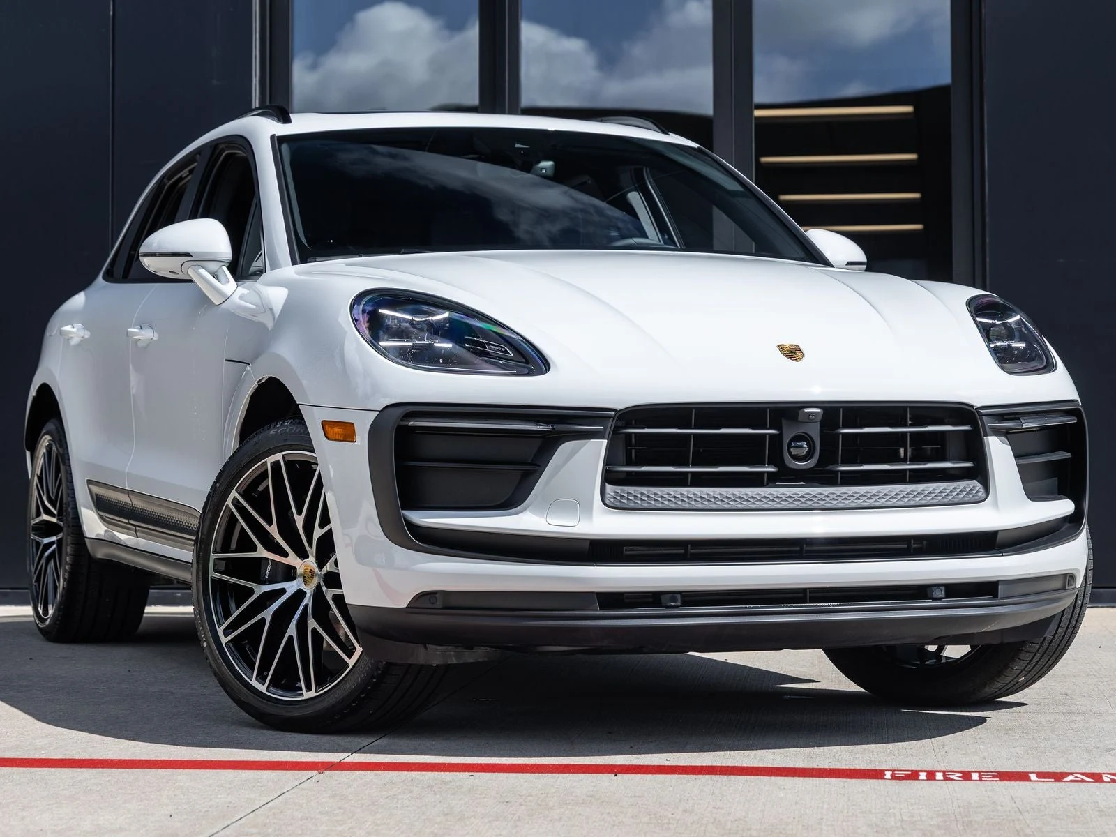 2026 Porsche Macan (95B), 6/20