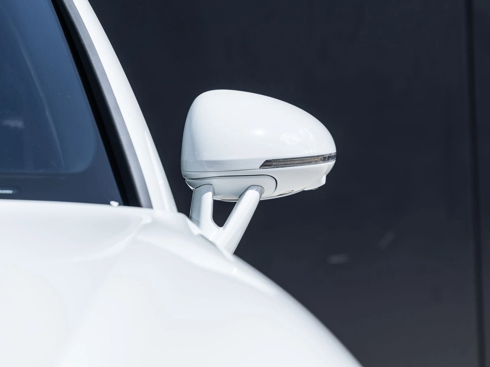 2026 Porsche Macan (95B), 19/20