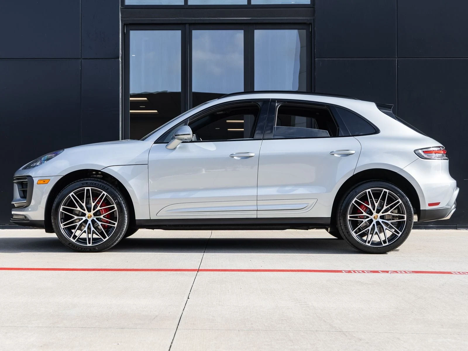 2026 Porsche Macan S (95B), 2/20