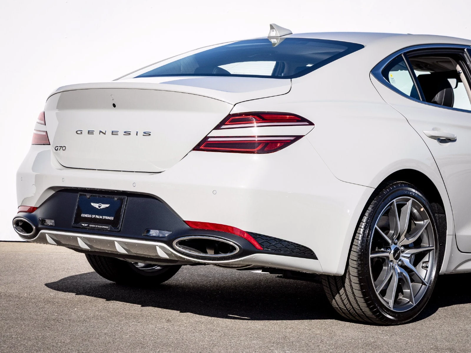 2026 Genesis G70 2.5T Prestige (2020 Update), 19/20