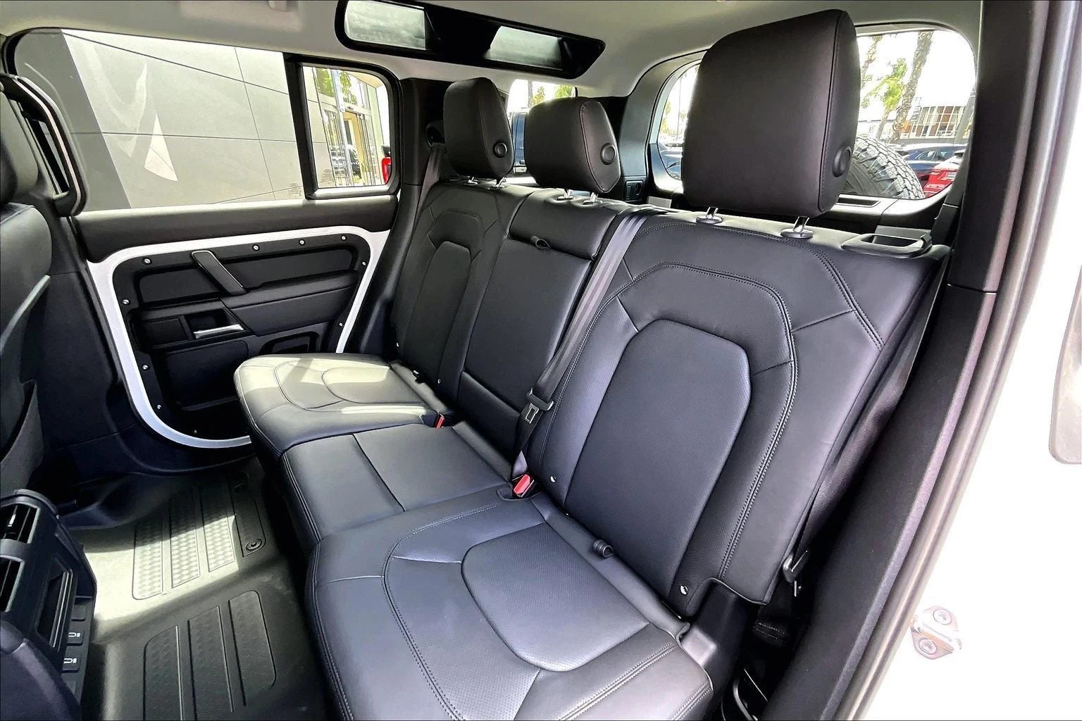 2026 Land Rover Defender 110 S (L663), 10/14