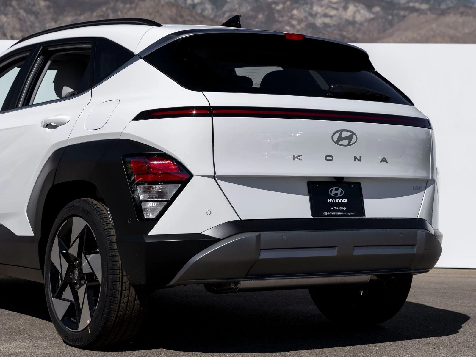 2027 Hyundai Kona Limited (SX2), 5/20