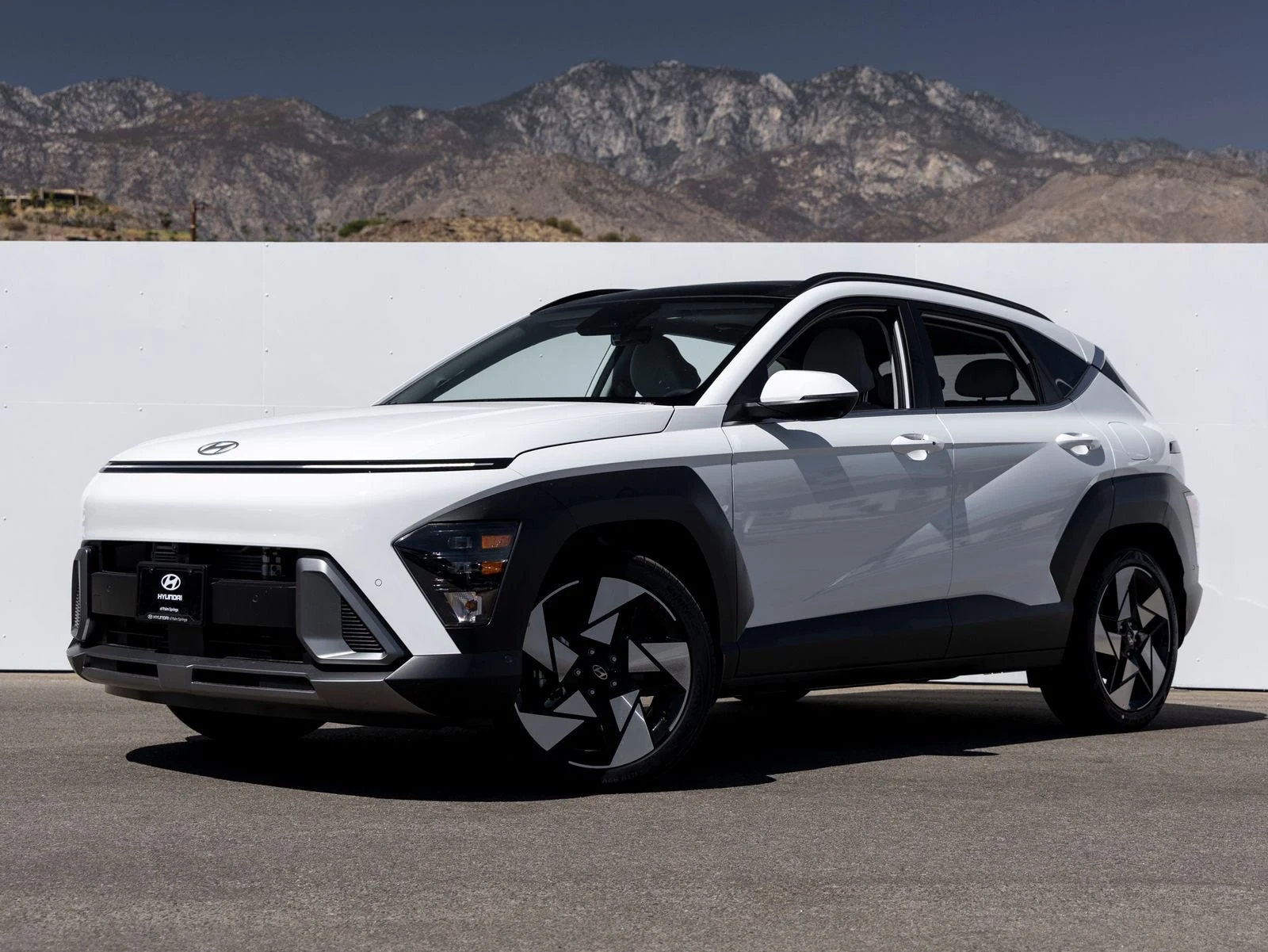 Hyundai Kona Limited (SX2) · Atlas White · Indigo Auto Group