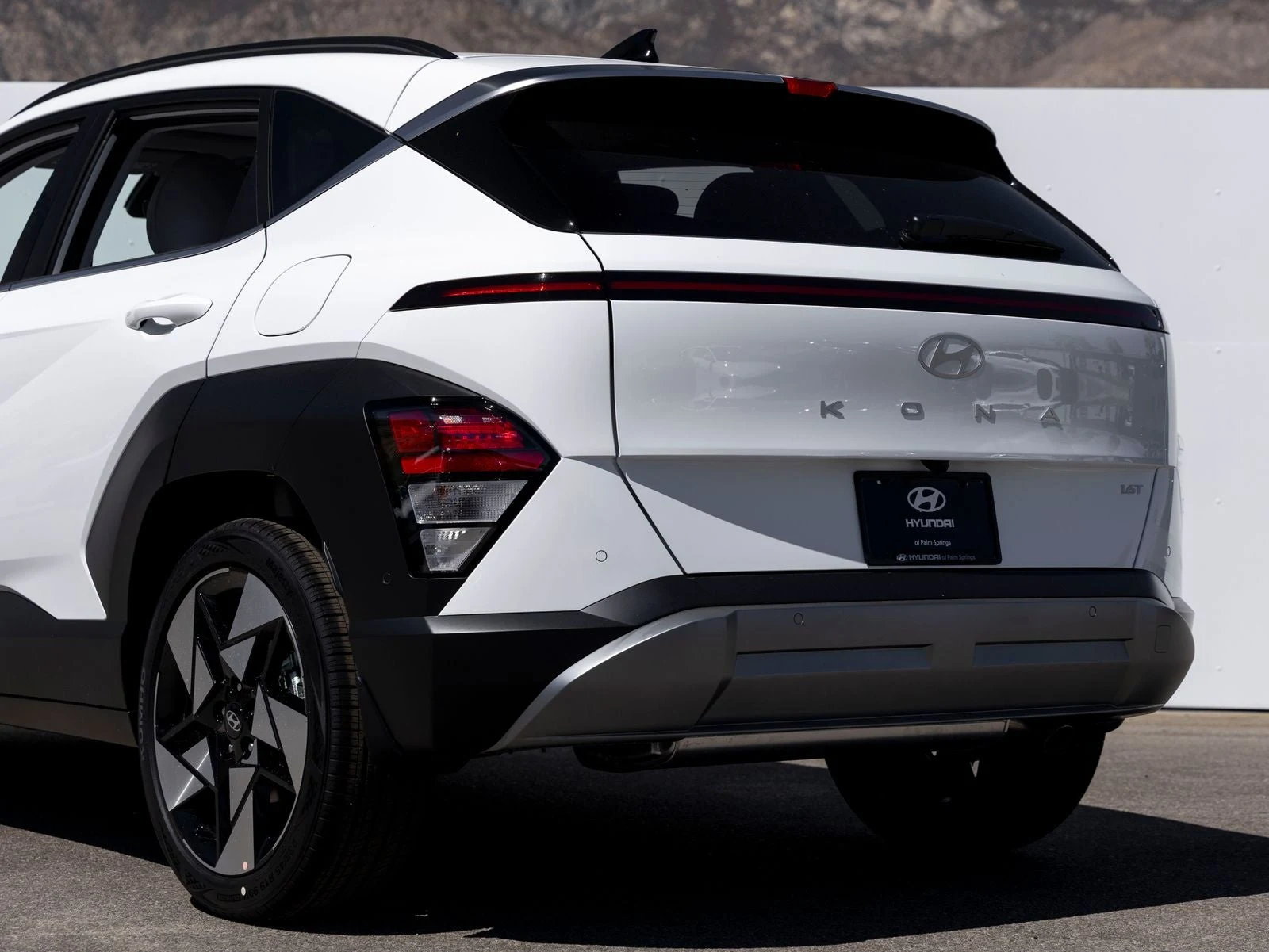 2027 Hyundai Kona Limited (SX2), 5/20